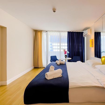 Orbi City Apartment With Sea View Батуми Экстерьер фото